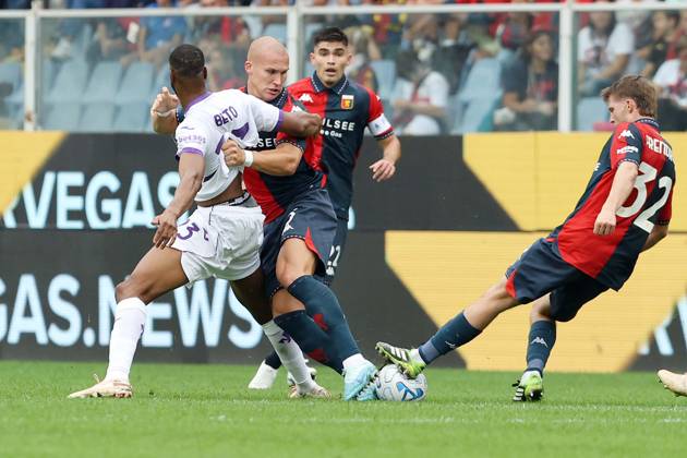 Foto IPP ACGE Genova 10 10 2026 Campionato Serie A 2025 2026 Genoa-Fiorentina nella foto: Leo Skiri Ostigard, Beto Gomes Italy Photo Press World Copyright Genova italy Italia ITALY Copyright: xR4924_italyphotopressx