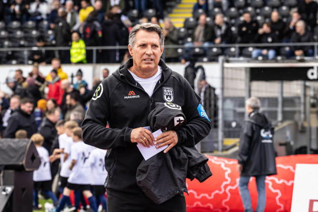 SSV Ulm 1846 Soccer vs. Eintracht Frankfurt II, Soccer, Regionalliga Southwest, Matchday 11, Donaustadion Ulm, October 26, 2010; cropped single image, portrait: Alois Schwartz, SSV Ulm 1846 Soccer, coach and sporting director; SSV Ulm 1846 Soccer vs. Eintracht Frankfurt II, Soccer, Regionalliga Southwest, Matchday 11, Donaustadion Ulm, October 26, Photo by Lucca Fundel, Ulm, Donaustadion, Baden-Württemberg, Germany