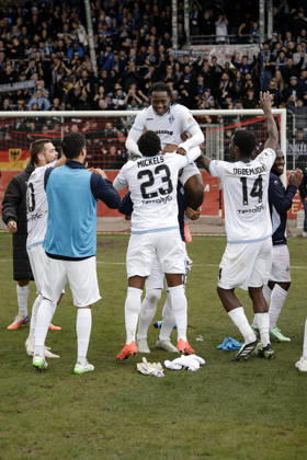 October 10, 2026, xhettx, Soccer 3rd Division, SG Sonnenhof Grossaspach vs. SV Waldhof Mannheim – Celebrating with the fans after the game, Nolan Muteba of SV Waldhof Mannheim, No. 29, takes center stage during the celebration