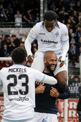 October 10, 2026, xhettx, Soccer 3rd Division, SG Sonnenhof Grossaspach vs. SV Waldhof Mannheim – Celebrating with the fans after the game, Nolan Muteba of SV Waldhof Mannheim, No. 29, takes center stage during the celebration
