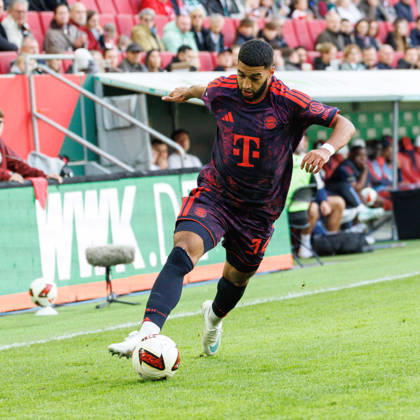 Ismael Saibari, 34, FC Bayern Munich, during the match between FC Augsburg and FC Bayern Munich, soccer, men s, Bundesliga, 2026–2027, Matchday 5 on October 10, 2026, in Augsburg, WWK ARENA. DFL and DFB regulations prohibit any use of photographs as image sequences and or quasi-video. Bayern, Germany