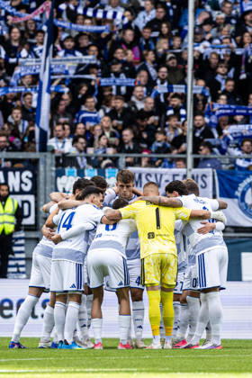 3rd Division: MSV Duisburg vs. TSG Hoffenheim II, October 10, 2026; MSV Duisburg in the team circle until kickoff; 3rd Division, Matchday 8: MSV Duisburg vs. TSG Hoffenheim II at Schauinsland Reisen Arena, Duisburg, October 10, 2026 DFB regulations prohibit any use of photographs as image sequences and or quasi-video Copyright: xBEAUTIFULxSPORTS Buriakovx