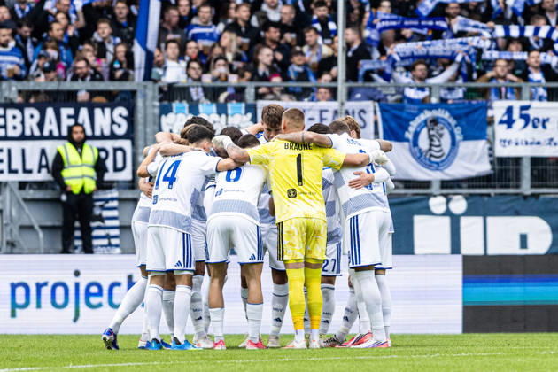 3rd Division: MSV Duisburg vs. TSG Hoffenheim II, October 10, 2026—MSV Duisburg in the team circle until kickoff. 3rd Division, Matchday 8: MSV Duisburg vs. TSG Hoffenheim II at Schauinsland Reisen Arena, Duisburg, October 10, 2026 DFB regulations prohibit any use of photographs as image sequences and or quasi-video Copyright: xBEAUTIFULxSPORTS Buriakovx