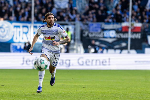 3rd Division: MSV Duisburg vs. TSG Hoffenheim II, October 10, 2026, Joshua Bitter (MSV Duisburg), October 3, 2026, 3rd Division, Matchday 8: MSV Duisburg vs. TSG Hoffenheim II at Schauinsland Reisen Arena, Duisburg DFB regulations prohibit any use of photographs as image sequences and or quasi-video Copyright: xBEAUTIFULxSPORTS Buriakovx
