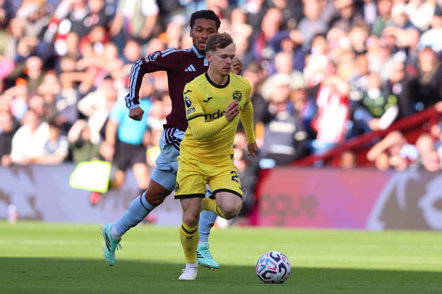 Aston Villa v Brentford, Premier League Keane Lewis-Potter of Brentford FC runs on the ball during the Aston Villa v Brentford Premier League match at Villa Park, Birmingham, England on 10 October 2026 Credit: Ryan Crockett Every Second Media Editorial use only. All images are copyright Every Second Media Limited. No images may be reproduced without prior permission. All rights reserved. Premier League and Football League images are subject to licensing agreements with Football DataCo Limited. see https: www.football-dataco.com Copyright: xIMAGO EveryxSecondxMediax ESM-2212-0055 RyanxCrockettx xEveryxSecondxMediax