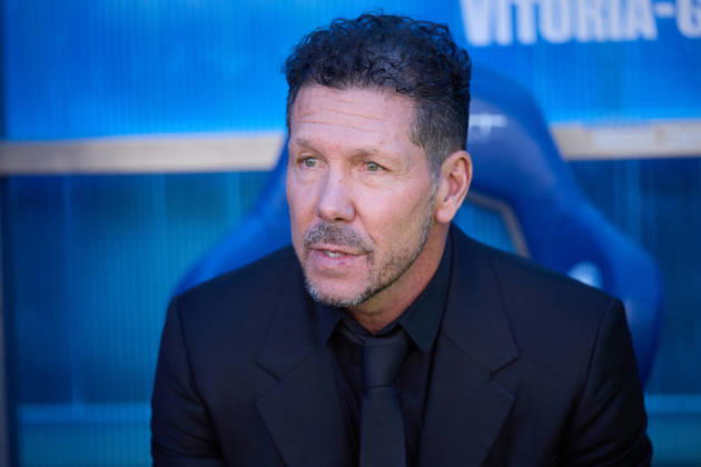 October 10, 2026, Vitoria, Alava, Spain: Diego Pablo Cholo Simeone head coach of Atletico de Madrid looks on during the LaLiga EA Sports match between Deportivo Alaves and Atletico de Madrid at Mendizorrotza on October 10, 2026, in Vitoria, Spain. Vitoria Spain - ZUMAa181 20261010_zaa_a181_034 Copyright: xRicardoxLarreinax