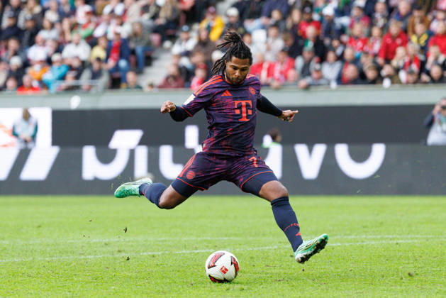 Serge Gnabry 7, FC Bayern Munich during the match between FC Augsburg and FC Bayern Munich, Soccer, Men s, Bundesliga, 2026–2027, Matchday 5 on October 10, 2026, in Augsburg, WWK ARENA. DFL and DFB regulations prohibit any use of photographs as image sequences and or quasi-video. Bayern, Germany
