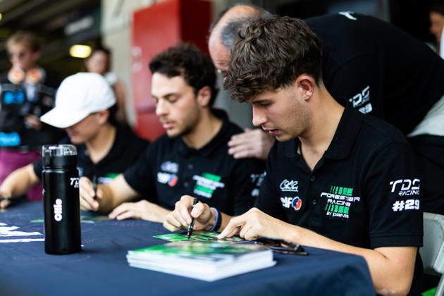 AUTO - ELMS - 4 HOURS OF PORTIMAO 2026 29 ROUSSET Louis (fra), GRAY Oliver (gbr), MASSON Esteban (fra), Forestier Racing by Panis, Oreca 07 - Gibson, LMP2, autograph session, session autographe during the 4 Hours of Portimao 2026, 6th round of the 2026 European Le Mans Series on the Autodromo Internacional do Algarve from October 8 to 10, 2026 in Portimao, Portugal -  Copyright: xJoaoxFilipex