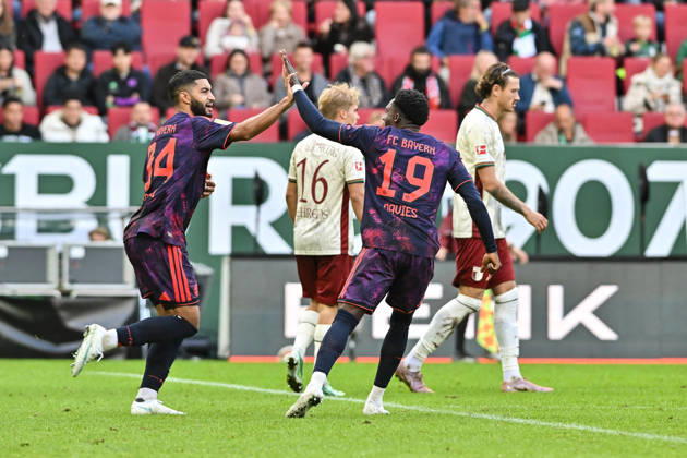 AUGSBURG, GERMANY; 10. OCTOBER: Bayern Munich celebrating the goal to makes 1-1 by Ismael SAIBARI (FC Bayern Munich 34) Tor Torschuetze Freude during the Bundesliga Match between FC Augsburg vs. FC Bayern Munich at Matchday 5 at WWK-Arena DFL REGULATIONS PROHIBIT ANY USE OF PHOTOGRAPHS AS IMAGE SEQUENCES AND OR QUASI-VIDEO Copyright: xBEAUTIFULxSPORTS Goldbergx