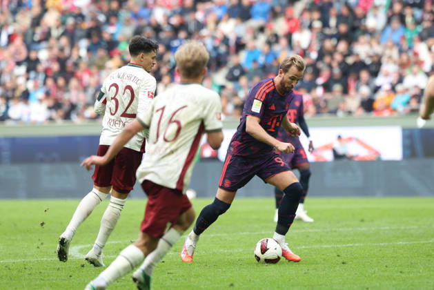 Harry Kane, FC Bayern Munich, 09, GER, FC Augsburg vs. FC Bayern Munich, Soccer, Bundesliga, Matchday 5, 2026–2027 Season, October 10, 2026, DFL and DFB regulations prohibit any use of photographs as image sequences and or quasi-video, GER, FC Augsburg vs. FC Bayern Munich, Soccer, Bundesliga, Matchday 5, 2026–2027 season, October 10, 2026, Augsburg Copyright: xEibner-Pressefoto JennixMaulx EP_JML