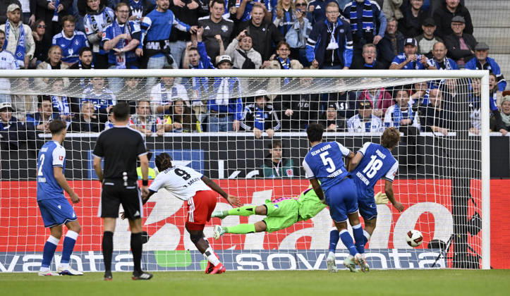 GOAL 2-2 Terem Moffi Hamburger SV HSV 09 Shot on goal Action Scoring chance Heading duel Tackle Action against Ozan Kabak TSG 1899 Hoffenheim 05 Wouter Burger TSG 1899 Hoffenheim 18 Goalkeeper Oliver Baumann TSG 1899 Hoffenheim 01 Referee Harm Osmers TSG 1899 Hoffenheim vs. Hamburger SV HSV 10 10 2026 DFL REGULATIONS PROHIBIT ANY USE OF PHOTOGRAPHS AS IMAGE SEQUENCES AND OR QUASI-VIDEO TSG 1899 Hoffenheim vs. Hamburger SV HSV