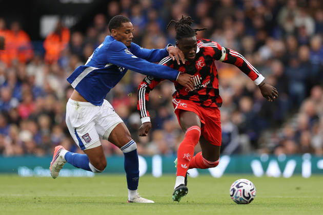 Ipswich Town v Fulham, Premier League Emersonn Correia da Silva of Ipswich Town pressures Calvin Bassey of Fulham during the Ipswich Town v Fulham Premier League match at Portman Road, Ipswich, England on 10 October 2026 Credit: Tiego Grenho Every Second Media Editorial use only. All images are copyright Every Second Media Limited. No images may be reproduced without prior permission. All rights reserved. Premier League and Football League images are subject to licensing agreements with Football DataCo Limited. see https: www.football-dataco.com Copyright: xIMAGO EveryxSecondxMediax ESM-2211-0025 TiegoxGrenhox xEveryxSecondxMediax