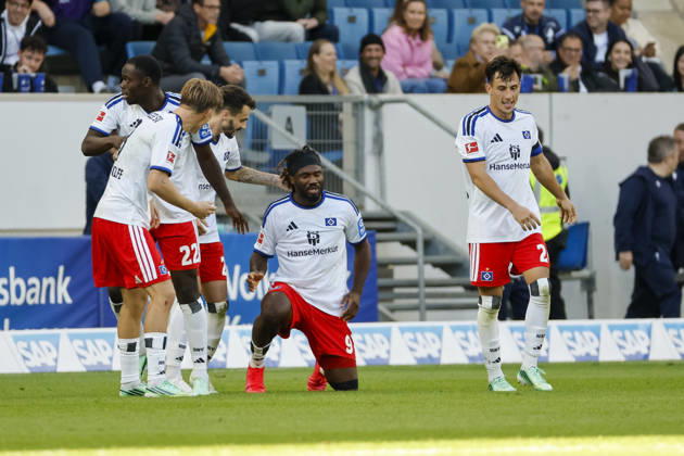 Hamburger SV celebrates Terem Moffi s goal to tie the game at 2–2; Hamburger SV, 09; joy, excitement, positive emotions, goal, Germany, soccer, Bundesliga 1, Matchday 5, 2026–2027, TSG Hoffenheim vs. Hamburger SV, October 10, 2026, Sinsheim SNP Arena, Germany Copyright: xGrantxHubbsx