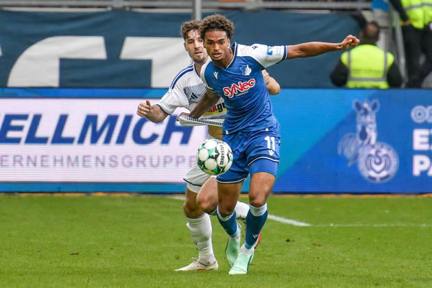 From left: Tobias Fleckstein (Duisburg) vs. Jykese Fields (Hoffenheim) 5 11 10 10 2026 ¢ Soccer ¢ MSV Duisburg vs. TSG 1899 Hoffenheim II, Schauinsland Reisen Arena, Duisburg, DFB and DFL regulations prohibit any use of photographs as image sequences and or quasi-video. NRW, Germany Copyright: xpepphotox xSaschaxWeizx pep00321, pep_20261010_hm