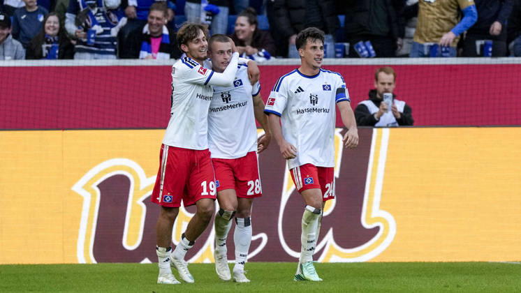 From left: Otto Stange (HSV), 19; goal scorer Miro Muheim (HSV), 28; Nicolas Capaldo (HSV), 24; players from Hamburger SV (HSV) celebrate the goal that made the score 2–3, Celebration, goal celebration, scoring a goal, celebrate the goal, goal, celebration, celebrating the goal, joy, happiness, happy, optimistic, positive, game scene, highlight, action, 10 10 2026, Sinsheim, Germany, soccer, Bundesliga, TSG 1899 Hoffenheim vs. Hamburger SV, DFB and DFL regulations prohibit any use of photographs as image sequences and or quasi-video xozx