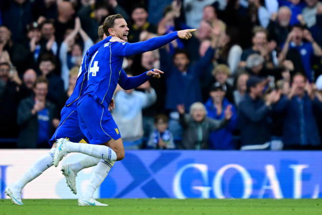 Chelsea v Bournemouth, Premier League GOAL Chelsea midfielder Jordan Henderson (14) scores a goal and celebrates 5-1 during the Premier League match between Chelsea and Bournemouth at Stamford Bridge, London, UK on 10 October 2026. London Stamford Bridge Greater London UK Editorial use only DataCo restrictions apply See www.football-dataco.com , Copyright: xDennisxGoodwinx PSI-24979-0043
