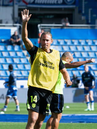 ESP LaLiga EA Sports: Deportivo Alavés vs. Atlético Madrid — Marcos Llorente of Atlético Madrid warms up during the LaLiga EA Sports match between Deportivo Alavés and Atlético Madrid, played at Mendizorroza Stadium in Vitoria-Gasteiz on October 10, 2026 in Spain VITORIA GASTEIZ Spain Soccer Copyright: xAgenciaxLOFx