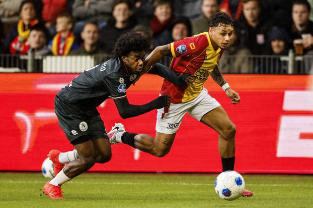 DEVENTER - Lushendry Martes of Sparta Rotterdam, Dean James of Go Ahead Eagles(lr) during the Dutch Eredivisie match between Go Ahead Eagles and Sparta Rotterdam at De Adelaarshorst on 10 October 2026 in Deventer, the Netherlands. BART STOUTJESDIJK ANP Eredivisie 2026 27 xVIxANPxSportx xxANPxIVx 572030611 originalFilename: 572030611