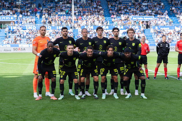 ESP LaLiga EA Sports: Deportivo Alavés vs. Atlético Madrid—Atlético Madrid s squad during the LaLiga EA Sports match between Deportivo Alavés and Atlético Madrid, played at Mendizorroza Stadium in Vitoria-Gasteiz on October 10, 2026, in Spain. VITORIA-GASTEIZ, Spain. Soccer Copyright: xAgenciaxLOFx