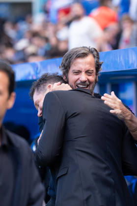 ESP LaLiga EA Sports: Deportivo Alavés vs. Atlético Madrid — Quique Sánchez Flores of Deportivo Alavés and Diego Simeone, coach of Atlético Madrid, during the LaLiga EA Sports match between Deportivo Alavés and Atlético Madrid played at Mendizorroza Stadium in Vitoria-Gasteiz on October 10, 2026 in Spain, VITORIA-GASTEIZ, Spain, Soccer Copyright: xAgenciaxLOFx