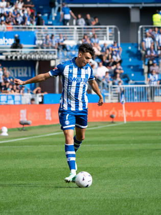 ESP LaLiga EA Sports: Deportivo Alavés vs. Atlético Madrid — Ángel Pérez of Deportivo Alavés during the LaLiga EA Sports match between Deportivo Alavés and Atlético Madrid, played at Mendizorroza Stadium in Vitoria-Gasteiz on October 10, 2026, in Spain. VITORIA-GASTEIZ, Spain. Soccer Copyright: xAgenciaxLOFx