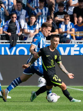 ESP LaLiga EA Sports: Deportivo Alavés vs. Atlético Madrid — Alejandro Grimaldo of Atlético Madrid during the LaLiga EA Sports match between Deportivo Alavés and Atlético Madrid, played at Mendizorroza Stadium in Vitoria-Gasteiz on October 10, 2026, in Spain. VITORIA-GASTEIZ, Spain. Soccer Copyright: xAgenciaxLOFx