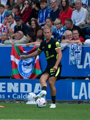 ESP LaLiga EA Sports: Deportivo Alavés vs. Atlético Madrid — Marcos Llorente of Atlético Madrid during the LaLiga EA Sports match between Deportivo Alavés and Atlético Madrid, played at Mendizorroza Stadium in Vitoria-Gasteiz on October 10, 2026, in Spain. VITORIA-GASTEIZ, Spain. Soccer Copyright: xAgenciaxLOFx