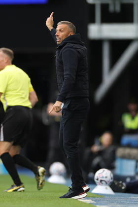 Ipswich Town v Fulham, Premier League Gary O Neil, Manager of Ipswich Town gestures during the Ipswich Town v Fulham Premier League match at Portman Road, Ipswich, England on 10 October 2026 Credit: Tiego Grenho Every Second Media Editorial use only. All images are copyright Every Second Media Limited. No images may be reproduced without prior permission. All rights reserved. Premier League and Football League images are subject to licensing agreements with Football DataCo Limited. see https: www.football-dataco.com Copyright: xIMAGO EveryxSecondxMediax ESM-2211-0041 TiegoxGrenhox xEveryxSecondxMediax
