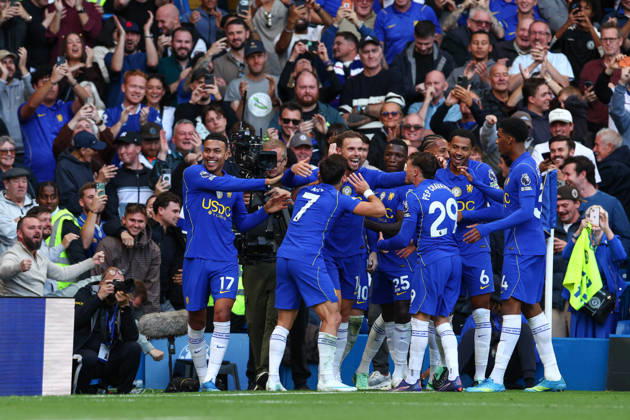 Premier League: Chelsea v AFC Bournemouth LONDON, UK - 10th Oct 2026: Jordan Henderson of Chelsea celebrates scoring his side s fifth goal with team mates during the Premier League match between Chelsea FC and AFC Bournemouth at Stamford Bridge London Stamford Bridge England United Kingdom Copyright: xCraigxMercerx xPeakxActionxPhotosx