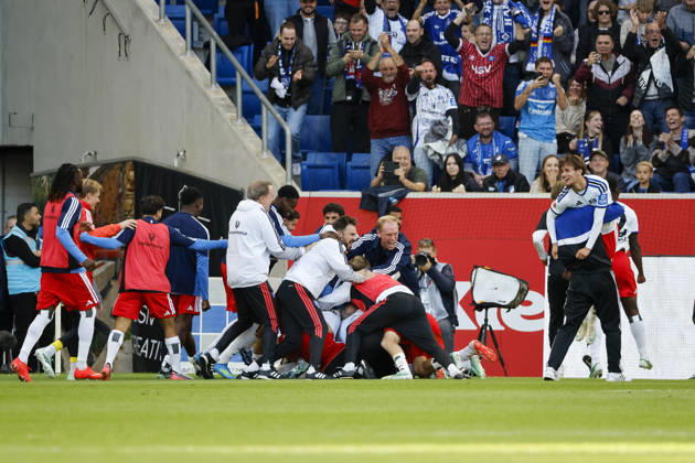 Hamburger SV celebrates a goal in a 2–3 match by Miro Muheim, Hamburger SV, 28, joy, excitement, positive emotions, goal, Germany, soccer, Bundesliga 1, Matchday 5, 2026–2027, TSG Hoffenheim vs. Hamburger SV, October 10, 2026, Sinsheim SNP Arena, Germany Copyright: xGrantxHubbsx