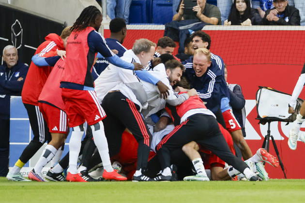 Hamburger SV celebrates a goal in a 2–3 match by Miro Muheim, Hamburger SV, 28, joy, excitement, positive emotions, goal, Germany, soccer, Bundesliga 1, Matchday 5, 2026–2027, TSG Hoffenheim vs. Hamburger SV, October 10, 2026, Sinsheim SNP Arena, Germany Copyright: xGrantxHubbsx