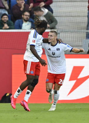 GOAL: 2-2 Terem Moffi, Hamburger SV (HSV) 09 Goal Celebration, Miro Muheim, Hamburger SV (HSV) 28, TSG 1899 Hoffenheim vs. Hamburger SV (HSV) 10 10 2026 DFL REGULATIONS PROHIBIT ANY USE OF PHOTOGRAPHS AS IMAGE SEQUENCES AND OR QUASI-VIDEO TSG 1899 Hoffenheim vs. Hamburger SV (HSV)