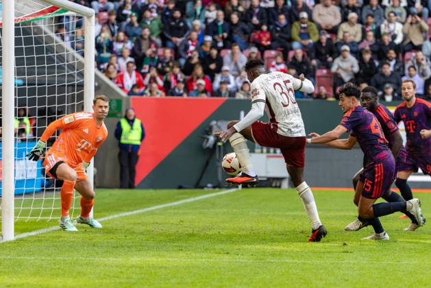 Juma Bah of FC Augsburg misses a great chance, FC Augsburg vs. FC Bayern Munich, Bundesliga Soccer, Soccer, Bundesliga 1, Matchday 5, October 10, 2026. DFL regulations prohibit any use of photographs as image sequences and or quasi-video. Copyright: xkolbert-press PeterxFastlx