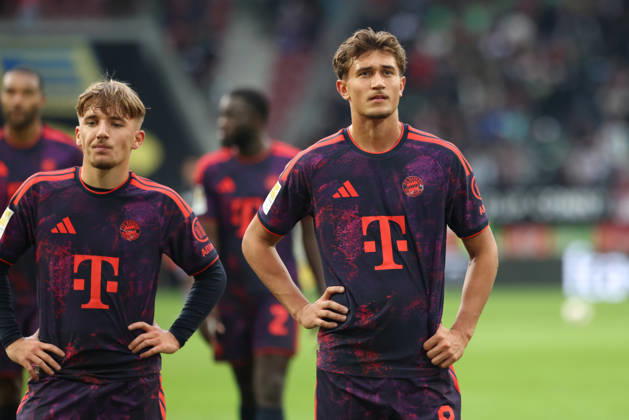 Lennart Karl (FC Bayern Munich), 42, and Tom Bischof (FC Bayern Munich), 08, disappoint the fans after the game, GER, FC Augsburg vs. FC Bayern Munich, Soccer, Bundesliga, Matchday 5, 2026–2027 season, October 10, 2026, DFL and DFB regulations prohibit any use of photographs as image sequences and or quasi-video, GER, FC Augsburg vs. FC Bayern Munich, soccer, Bundesliga, Matchday 5, 2026–2027 season, October 10, 2026, Augsburg Copyright: xEibner-Pressefoto JennixMaulx EP_JML