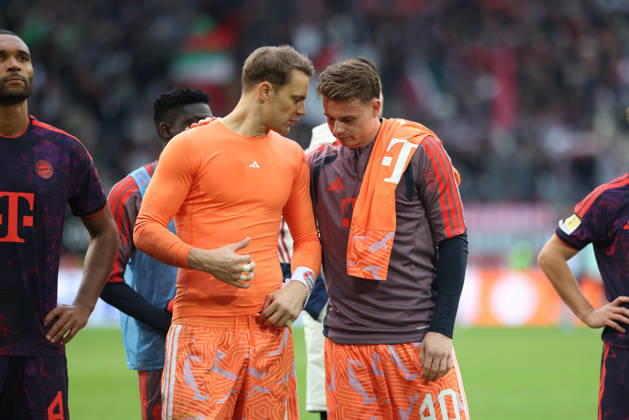Manuel Neuer, FC Bayern Munich, 01, with Jonas Urbig, FC Bayern Munich, 40, after the game, GER, FC Augsburg vs. FC Bayern Munich, soccer, Bundesliga, Matchday 5, 2026–2027 season, October 10, 2026, DFL and DFB regulations prohibit any use of photographs as image sequences and or quasi-video, GER, FC Augsburg vs. FC Bayern Munich, soccer, Bundesliga, Matchday 5, 2026–2027 season, October 10, 2026, Augsburg Copyright: xEibner-Pressefoto JennixMaulx EP_JML