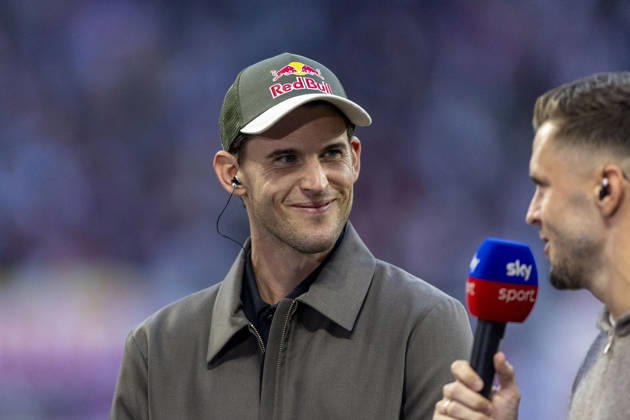 GER, Leipzig, Fussball, Bundesliga, 5. Spieltag, RB Leipzig vs. Eintracht Frankfurt im Bild v.l.: Dominic Thiem ( Tennis, Red Bull Athlet ) Interview Sky 10.10.2026, Red-Bull Arena Leipzig DFL DFB REGULATIONS PROHIBIT ANY USE OF PHOTOGRAPHS AS IMAGE SEQUENCES AND OR QUASI-VIDEO, Leipzig Red-Bull Arena Sachsen Germany Copyright: xPaulxFritzx