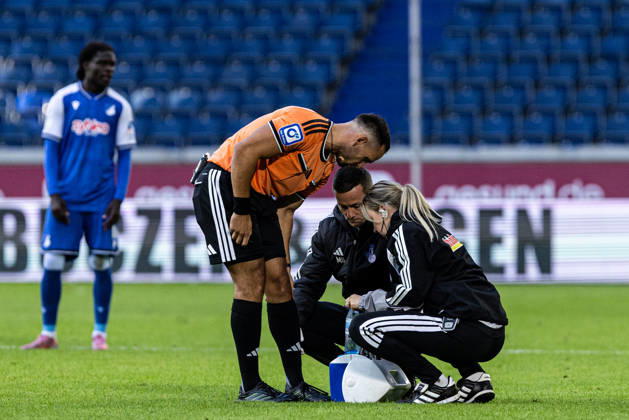3rd Division: MSV Duisburg vs. TSG Hoffenheim II, October 10, 2026; Leonidas Exuzidis, the referee, receives medical attention; 3rd Division, Matchday 8: MSV Duisburg vs. TSG Hoffenheim II at Schauinsland Reisen Arena, Duisburg, October 10, 2026 DFB regulations prohibit any use of photographs as image sequences and or quasi-video Copyright: xBEAUTIFULxSPORTS Buriakovx
