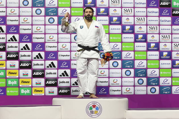 AZERBAIJAN, BAKU - OCTOBER 10, 2026: Russia s Inal Tasoev celebrates his gold medal during a victory ceremony for the men s heavyweight event as the 2026 World Judo Championships takes place at the National Gymnastics Arena. Mikhail Sinitsyn TASS 99050480
