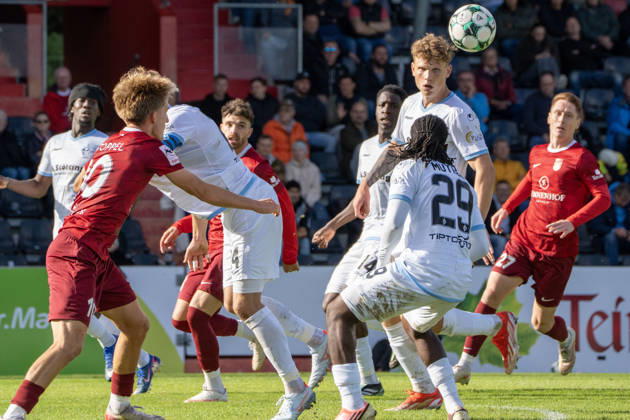October 10, 2026, xerix, Soccer 3rd Division, SG Sonnenhof Großaspach vs. SV Waldhof Mannheim: A header duel between SV Waldhof Mannheim and SG Sonnenhof Großaspach