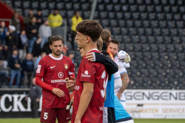 October 10, 2026, xerix, Soccer 3rd Division, SG Sonnenhof Großaspach vs. SV Waldhof Mannheim; players from SG Sonnenhof Großaspach after the game in Aspach