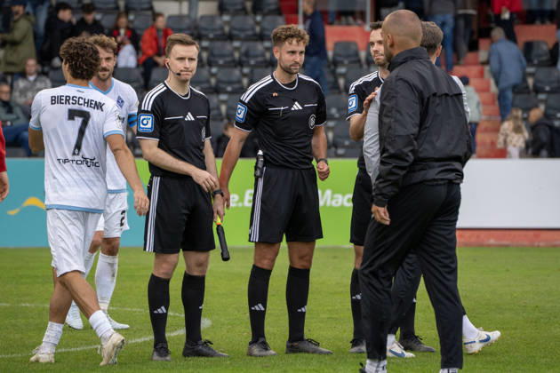 October 10, 2026, xerix, Soccer 3rd Division, SG Sonnenhof Grossaspach vs. SV Waldhof Mannheim v l The refereeing team led by Maximilian Lotz, Aspach