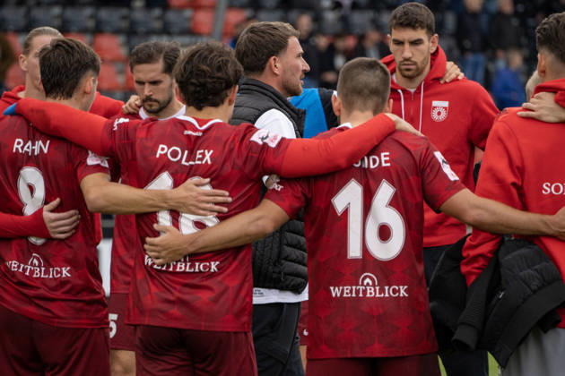 October 10, 2026, xerix, Soccer 3rd Division, SG Sonnenhof Großaspach vs. SV Waldhof Mannheim; Pascal Reinhardt, coach of SG Sonnenhof Großaspach, giving his postgame speech in Aspach