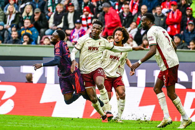 October 10, 2026, GER, Soccer, Men s, Bundesliga 1, Matchday 5, FC Augsburg vs. FC Bayern Munich; physical play by Juma Bah (FC Augsburg, 35) against Alphonso Davies (Bayern Munich, 19); Augsburg WWK Arena, Bayern, Germany Copyright: xNordphotox xHafnerx