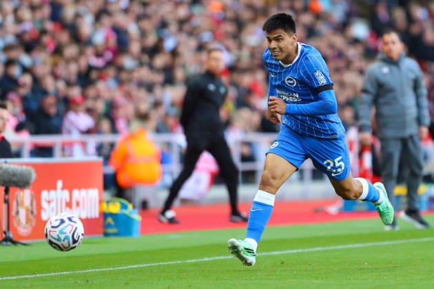 SUNDERLAND, ENGLAND, OCTOBER 10: Diego Gómez of Brighton & Hove Albion chases the ball during a Premier League 2026-27 match between Sunderland AFC and Brighton & Hove Albion at the Stadium of Light on October 10, 2026 in Sunderland, England. (Photo by Zach Forster Sports Press Photo) Copyright: xZachxForster SportsxPressxPhotox Sportspressphoto_SPR250964