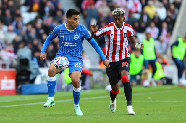 SUNDERLAND, ENGLAND, OCTOBER 10: Diego Gómez of Brighton & Hove Albion (L) on the ball is pressured by Nilson Angulo of Sunderland AFC (R) during a Premier League 2026-27 match between Sunderland AFC and Brighton & Hove Albion at the Stadium of Light on October 10, 2026 in Sunderland, England. (Photo by Zach Forster Sports Press Photo) Copyright: xZachxForster SportsxPressxPhotox Sportspressphoto_SPR250966
