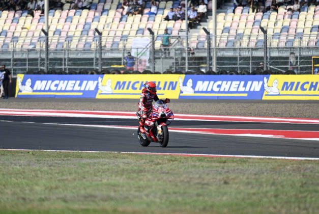 (261010) -- LOMBOK, Oct. 10, 2026 -- Ducati Lenovo Team s Marc Marquez of Spain celebrates after winning the sprint race of MotoGP at Mandalika International circuit in Lombok, Indonesia, Oct. 10, 2026. ) (SP)INDONESIA-LOMBOK-MOTOGP-SPRINT RACE-MANDALIKA INTERNATIONAL CIRCUIT Zulkarnain