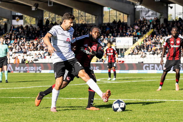 SSV Ulm 1846 Soccer vs. Eintracht Frankfurt II, Soccer, Regionalliga Southwest, Matchday 11, Donaustadion Ulm, October 26, 2010, by Moritz Heinrich, SSV Ulm 1846 Soccer, 37, Derek Boakye Osei Eintracht Frankfurt II, 24 SSV Ulm 1846 Soccer vs. Eintracht Frankfurt II, Soccer, Regionalliga Southwest, Matchday 11, Donaustadion Ulm, October 26, Photo by Lucca Fundel, Ulm Donaustadion, Baden-Württemberg, Germany