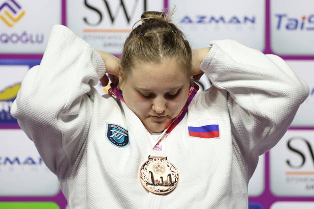 AZERBAIJAN, BAKU - OCTOBER 10, 2026: Russia s Maria Ivanova celebrates her bronze medal during a victory ceremony for the women s heavyweight event as the 2026 World Judo Championships takes place at the National Gymnastics Arena. Mikhail Sinitsyn TASS 99052202