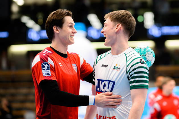 Göppingen HBL 26 27 Frisch Auf Göppingen SG BBM Bietigheim (from left): Maxim Orlov (Bietigheim), Oskar Neudeck (Göppingen); Göppingen EWS Arena, Baden-Württemberg, Germany