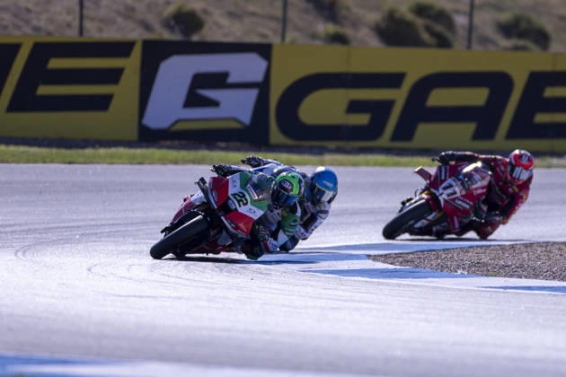 October 10, 2026, Cascais, Lisboa, Portugal: ESTORIL, PORTUGAL - OCTOBER 10: Alex Lowes of Great-Britain and Bimota by Kawasaki Racing Team competes during Race 1 during day two of the World Superbikes Estoril Round at Circuito Estoril on October 10, 2026 in Estoril, Portugal. Cascais Portugal - ZUMAl192 20261010_zsp_l192_013 Copyright: xMiguelxLemosx